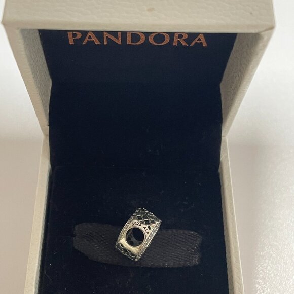 Pandora Cuba Flag Exclusive Charm Bead - Picture 5 of 5